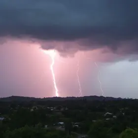 Araruama deve ter um dia com trovões e raios neste domingo (05)