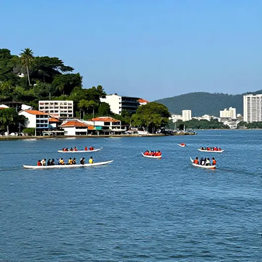 BARCAS SANTOS GUARUJÁ: Uma Experiência Única de Transporte