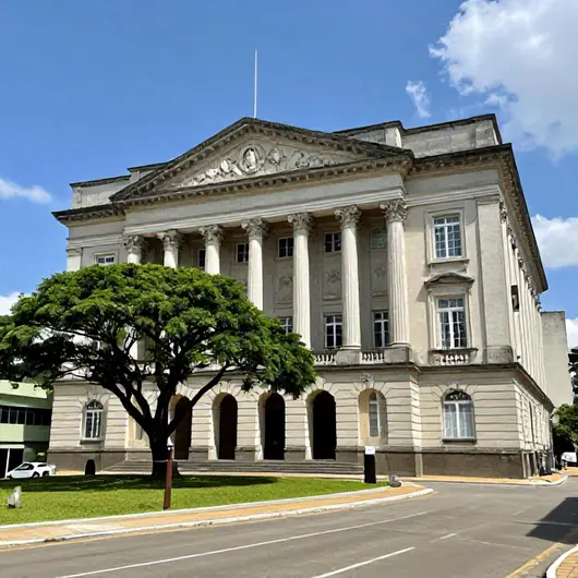 Câmara Municipal de Araruama: Conheça a Sede do Poder Legislativo