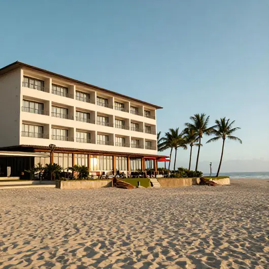 Coqueiral Praia Hotel: Seu Refúgio À Beira-Mar